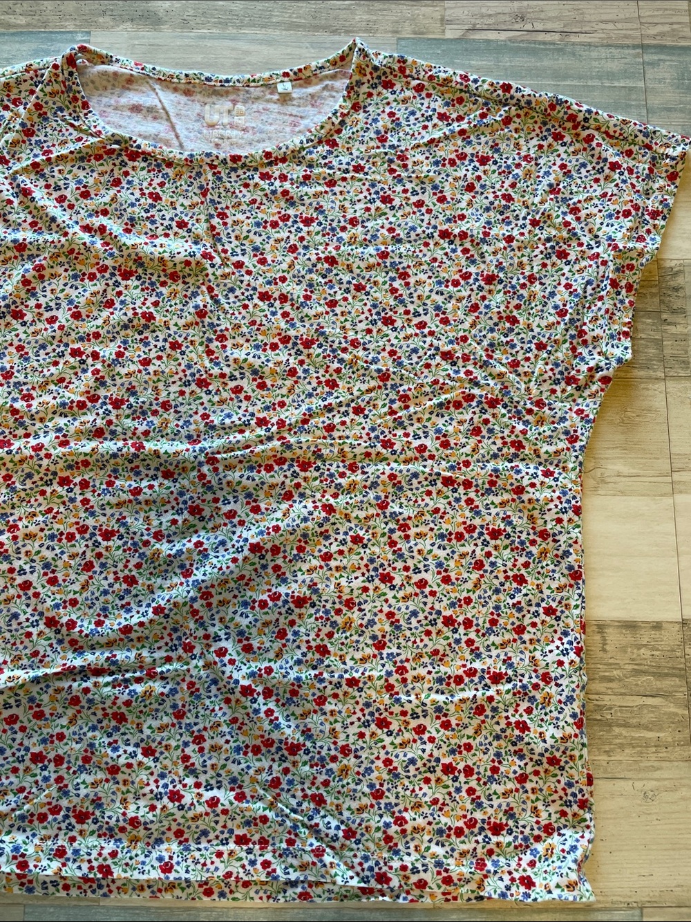 liberty White Short-Sleeve Tee with Red & Blue Floral Print